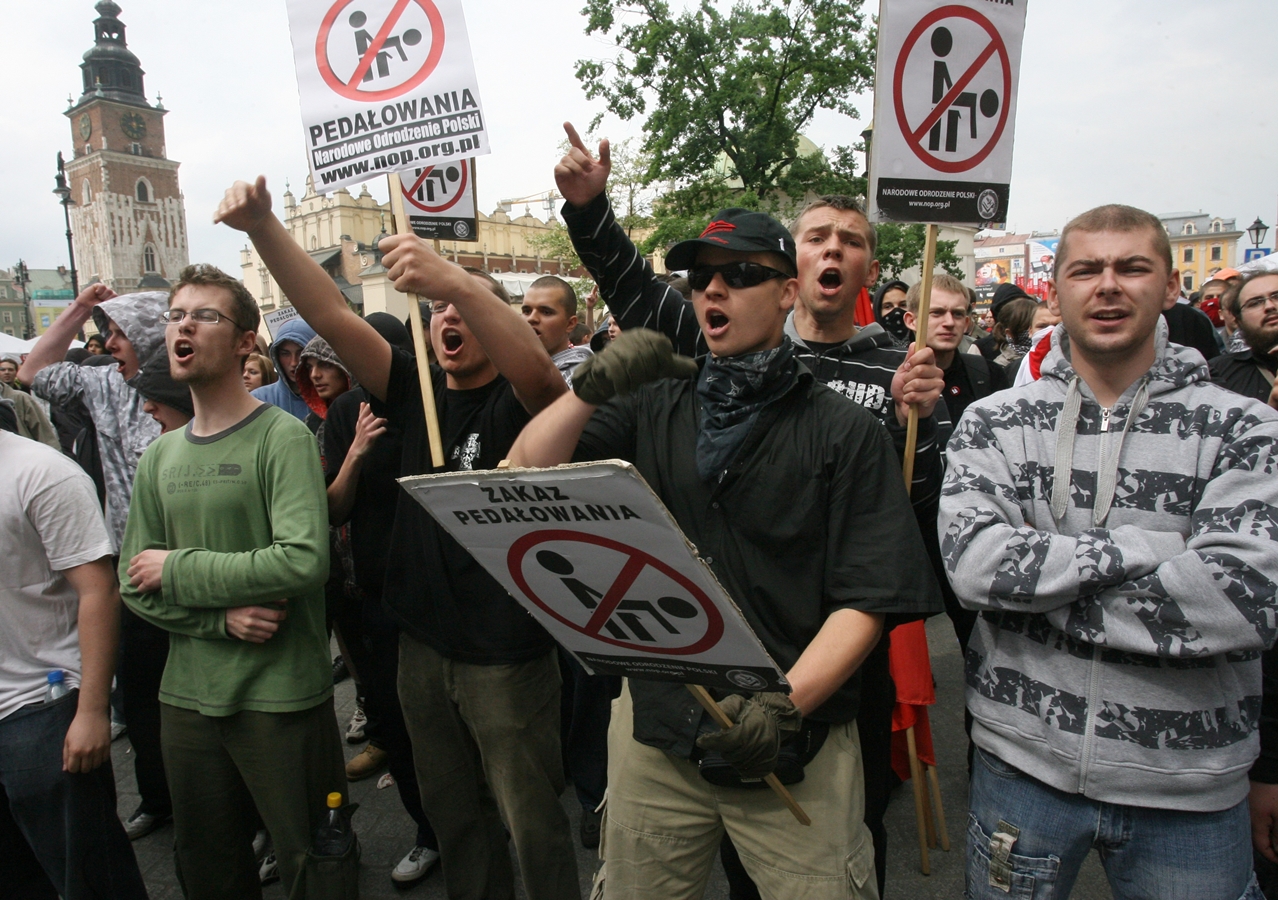 AFP - Anti-LGBTQ protest Poland 2009 โปแลนด์ ประท้วง ต่อต้าน หลากหลายทางเพศ