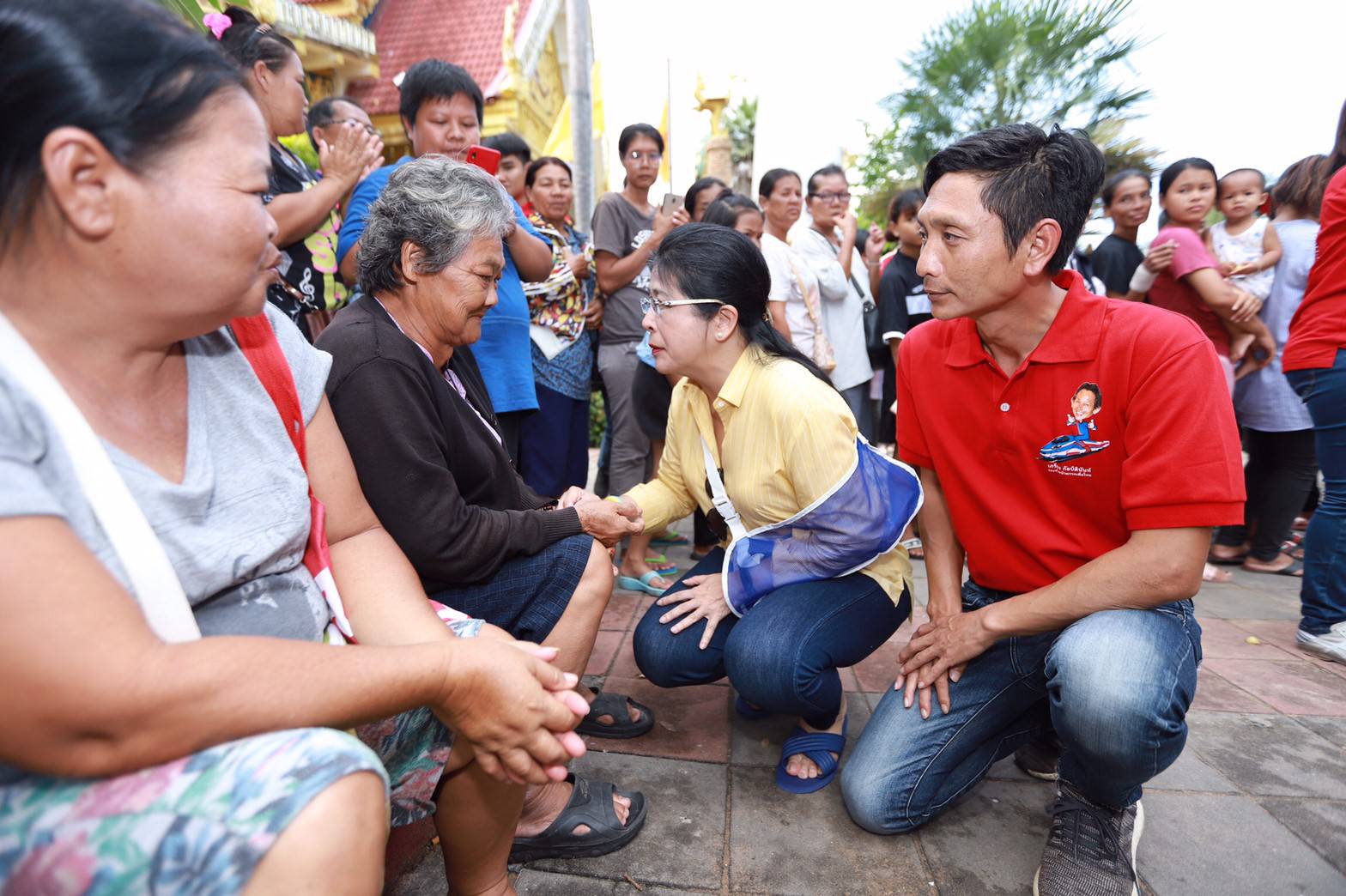 สุดารัตน์ เพื่อไทย น้ำท่วม อุบลราชธานี 7418.jpg