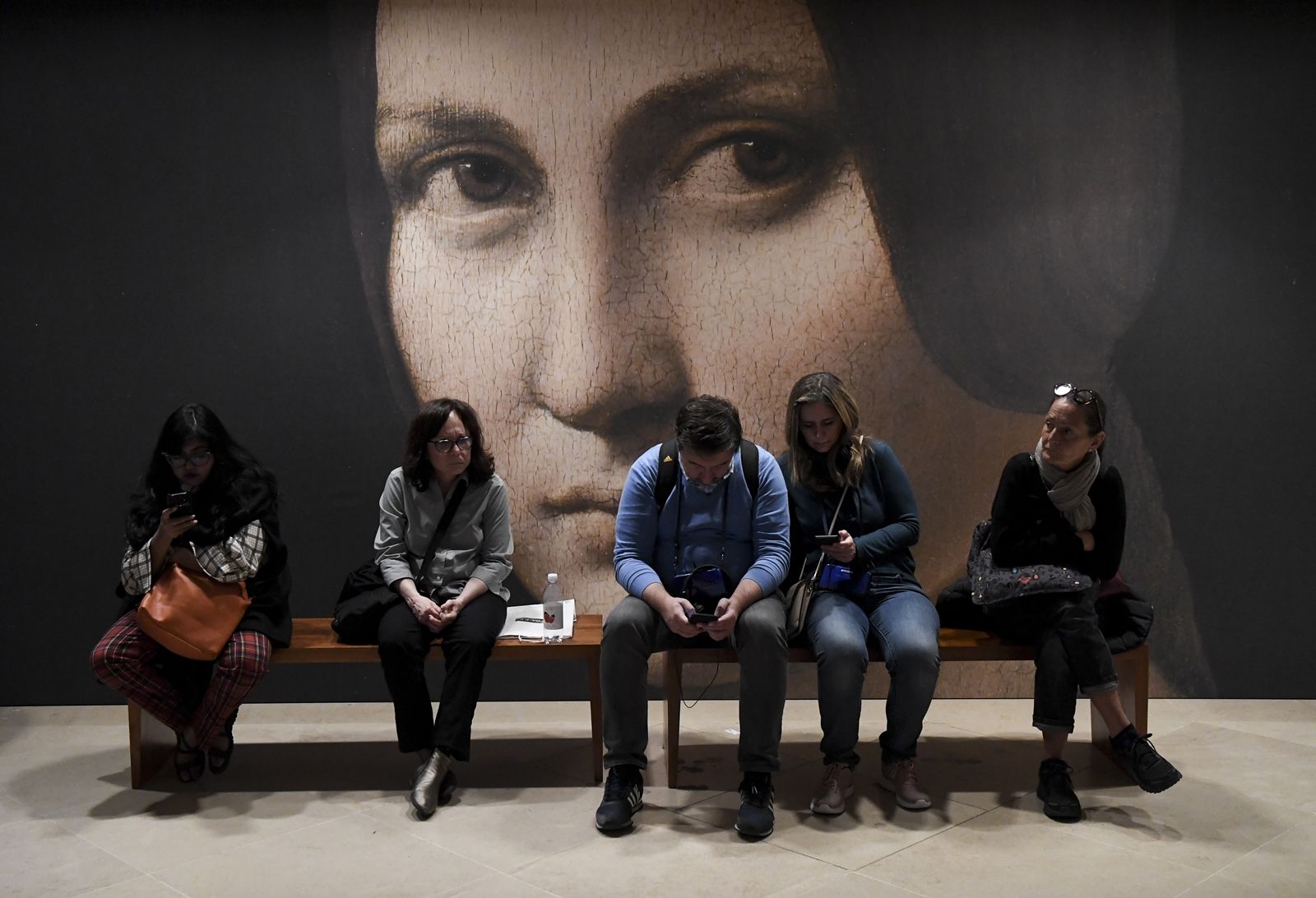 AFP-ผลงานลีโอนาร์โด ดาวินชี-Leonardo da Vinci-Louvre-ลูฟร์-นักท่องเที่ยว.jpg