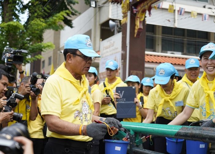 'ประยุทธ์' นำจิตอาสา ร่วมพัฒนาปรับภูมิทัศน์ถวายพระราชกุศล