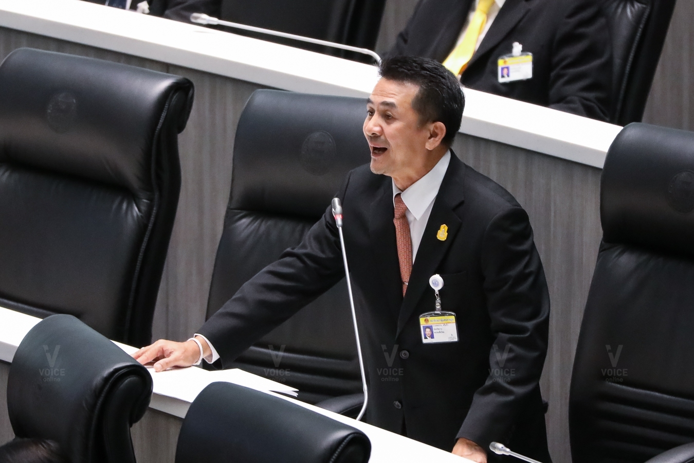 ชลน่าน เพื่อไทย ประชุมสภา_200108_0020.jpg