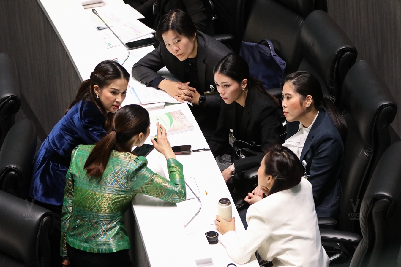 พลังประชารัฐ ประชุมสภา_200108_0021.jpg