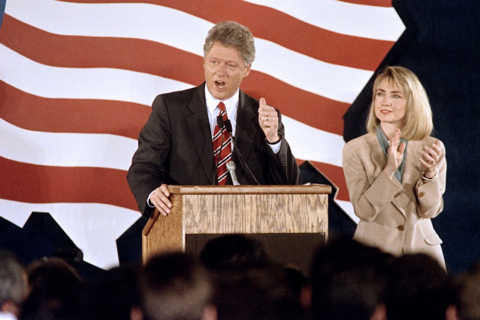 AFP-บิลและฮิลลารี คลินตัน ช่วงหาเสียงประธานาธิบดีสหรัฐฯ 1995.jpg