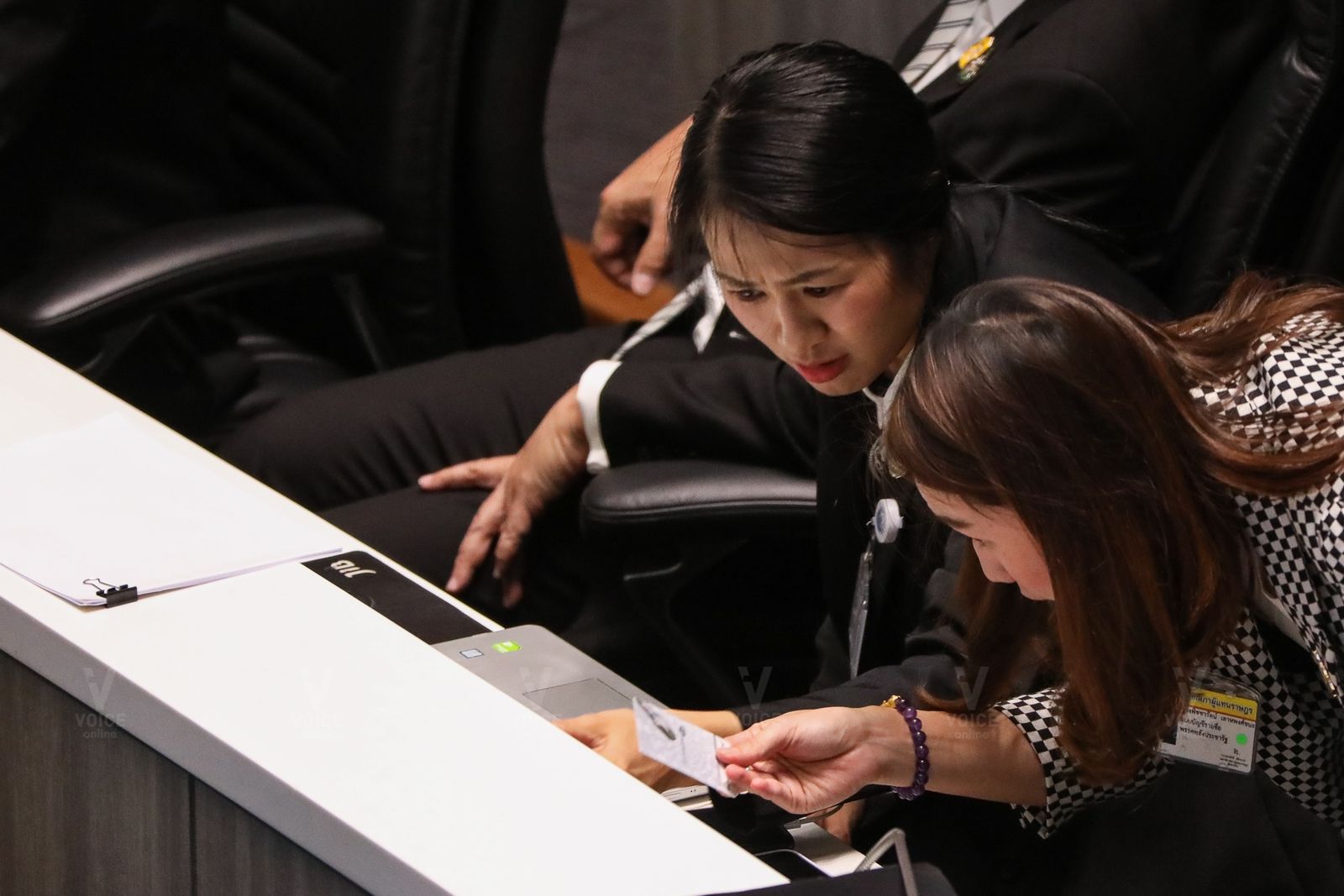 ประชุมสภา-ลงมติ โหวต งบประมาณ เสียบบัตร _200213_0007.jpg