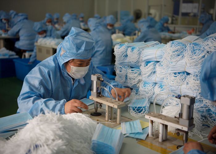 กรมการค้าภายในปลดล็อก โรงงานในประเทศ ผลิตหน้ากากอนามัยทางการแพทย์ 'ซื้อ-ขายเสรี'