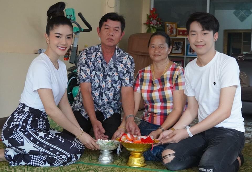 'แพรวพราว' หมั้น 'ผู้ใหญ่บ้านฟินแลนด์' ตั้งใจมีลูกก่อนแต่ง