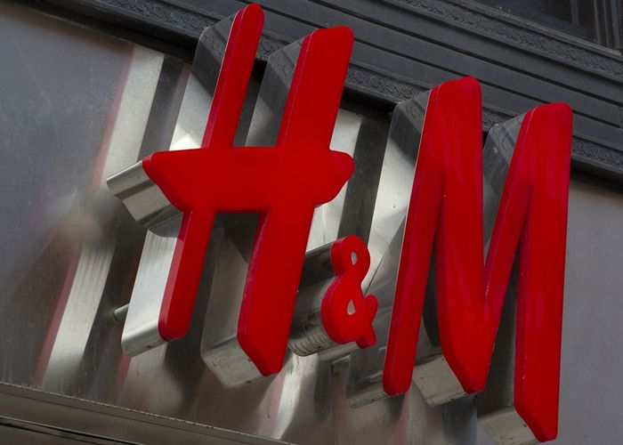 โรงงานผลิตเสื้อให้ H&M ปลดคนงานในอินเดียกว่า 1,200 คน