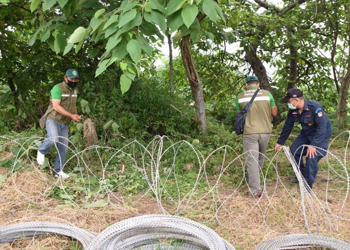 'ประวิตร' สั่งฝ่ายมั่นคงสกัดแรงงานลอบเข้าชายแดน หวั่นโควิดฯ ระลอก 2