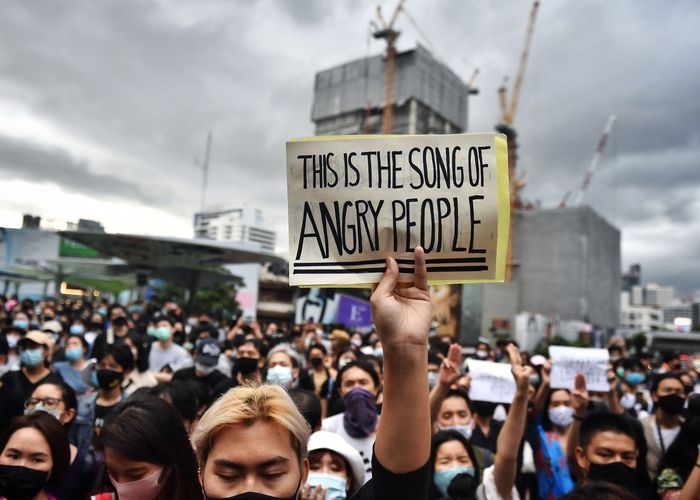 เวทีฉุกเฉินชี้ 'สื่อหลัก' ถูกกำกับด้วย 'อุดมการณ์-จารีต' แต่ถึงเวลา 'ต้องถกเถียง'