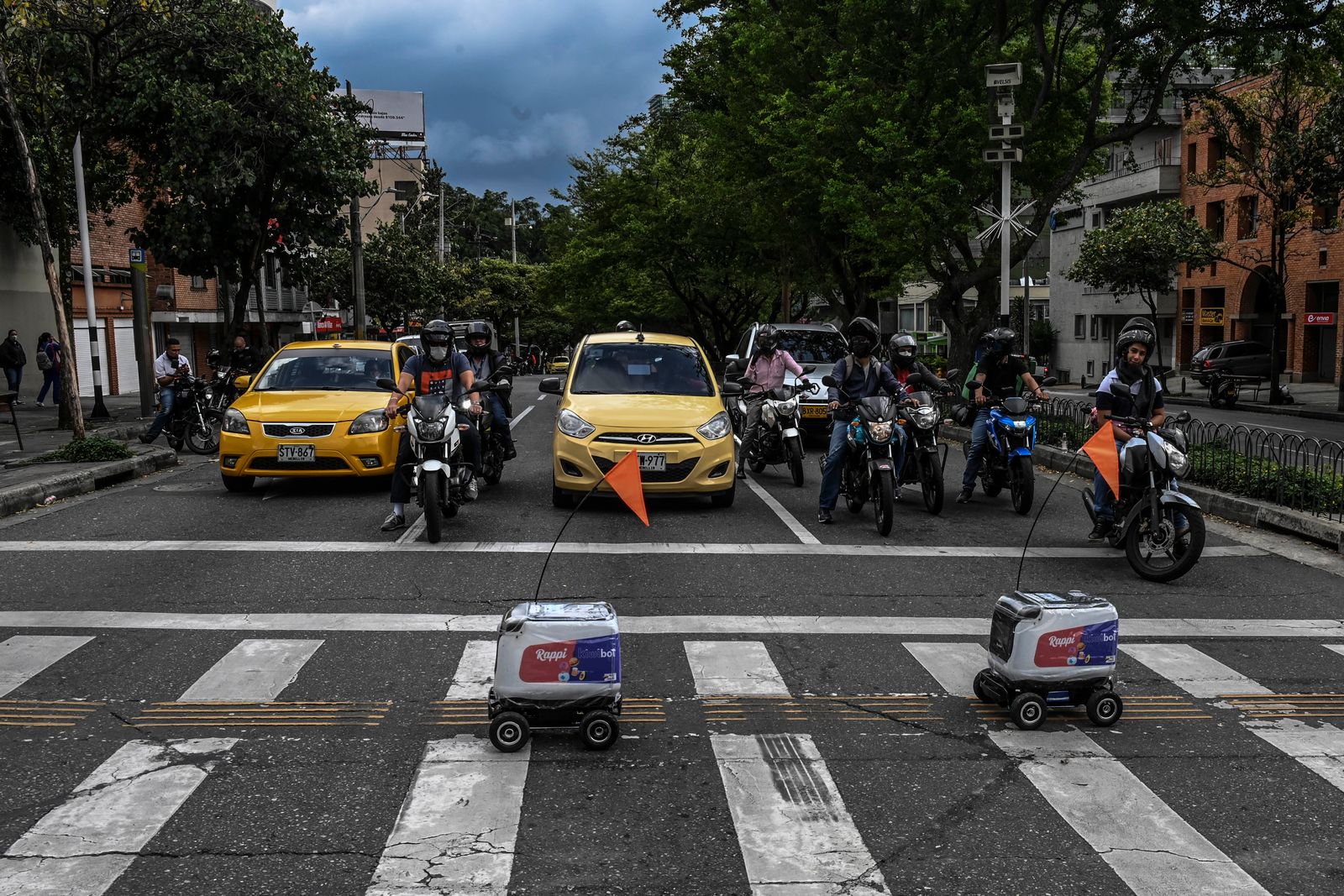 หุ่นนต์-AFP