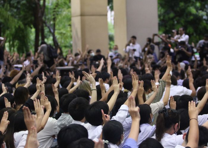 ‘เยาวชน’ ปลดแอก ‘อำนาจนิยม’ ลือ ‘รัฐบาล’ ปลดล็อก ‘รัฐประหาร’ ?