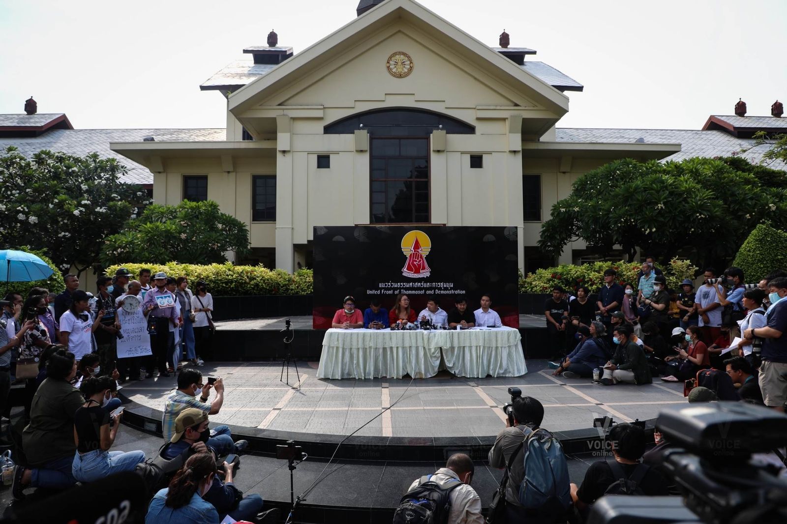 ธรรมศาสตร์และการชุมนุม เพนกวิน พริษฐ์ ภาณุพงศ์ ปนัสยา รุ้ง แฟลชม็อบ ชุมนุมใหญ่ รัฐประหาร  00909.jpg