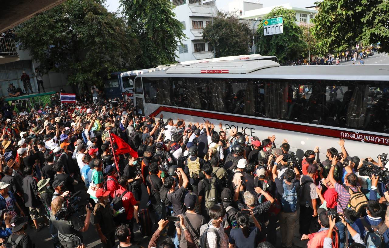 คณะราษฎร ม็อบ 42020_201014.jpg