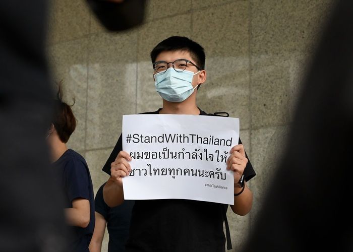 'โจชัว หว่อง' ขอยืนเคียงข้างผู้ชุมนุมไทยต้านเผด็จการ-พันธมิตรชานม 'ไทเป' ร่วมเทสี