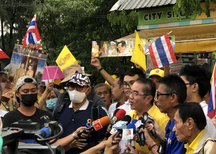 ‘ไทยภักดี’ รวมพลสวนลุมฯ แถลงการณ์ ค้านแก้ รธน.60