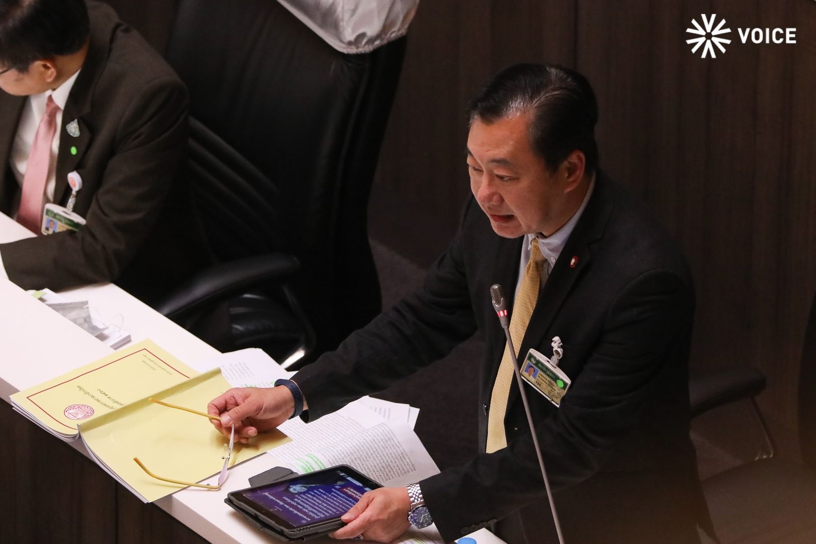 สมชาย แสวงการ สมาชิกวุฒิสภา ประชุมสภา_201117_0.jpg