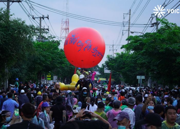 'เพนกวิน' ถูกแจ้งข้อหา 112 เพิ่ม เหตุปราศรัยหน้าสภา 17 พ.ย. 63 นับเป็นคดีที่ 22 สูงสุดในประวัติศาสตร์