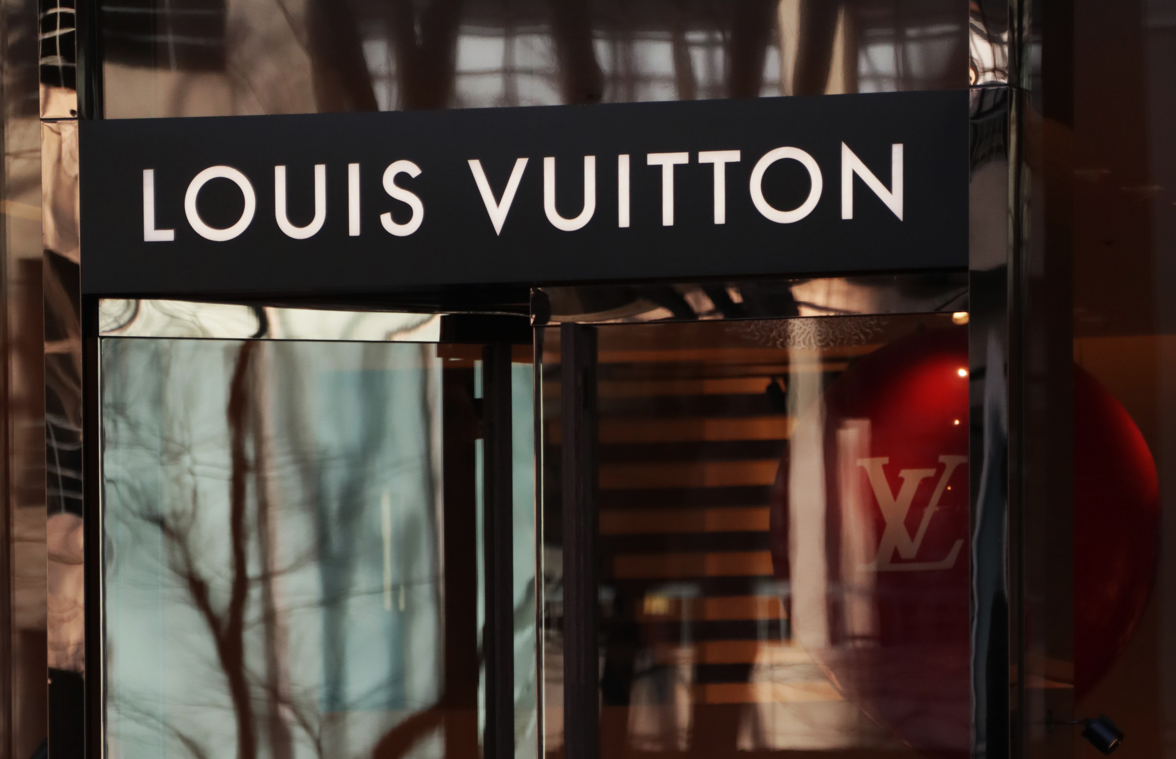 แบรนด์เนม - LVMH - รอยเตอร์ส