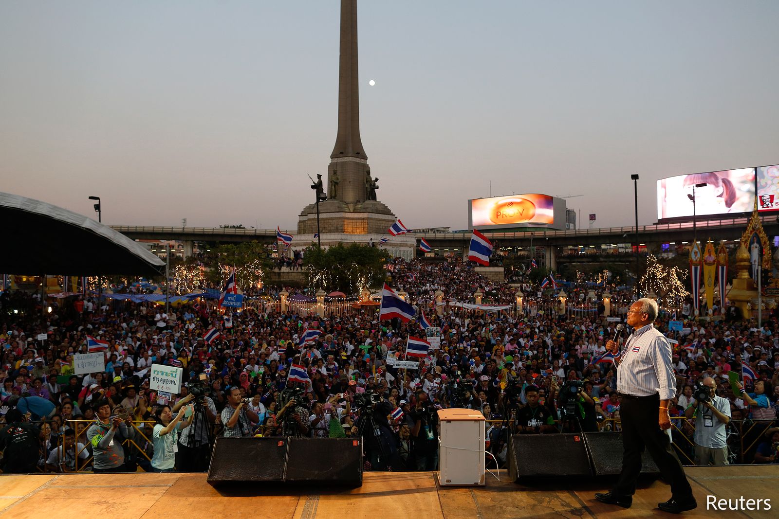 shut down bangkok