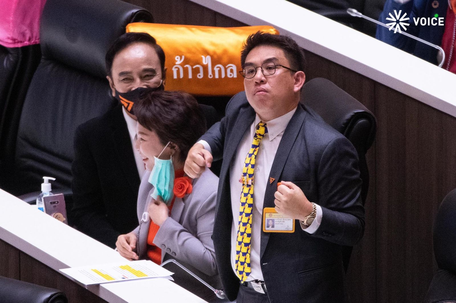 วิโรจน์  ก้าวไกล สภา อภิปรายไม่ไว้วางใจ 3892254331523_n.jpg