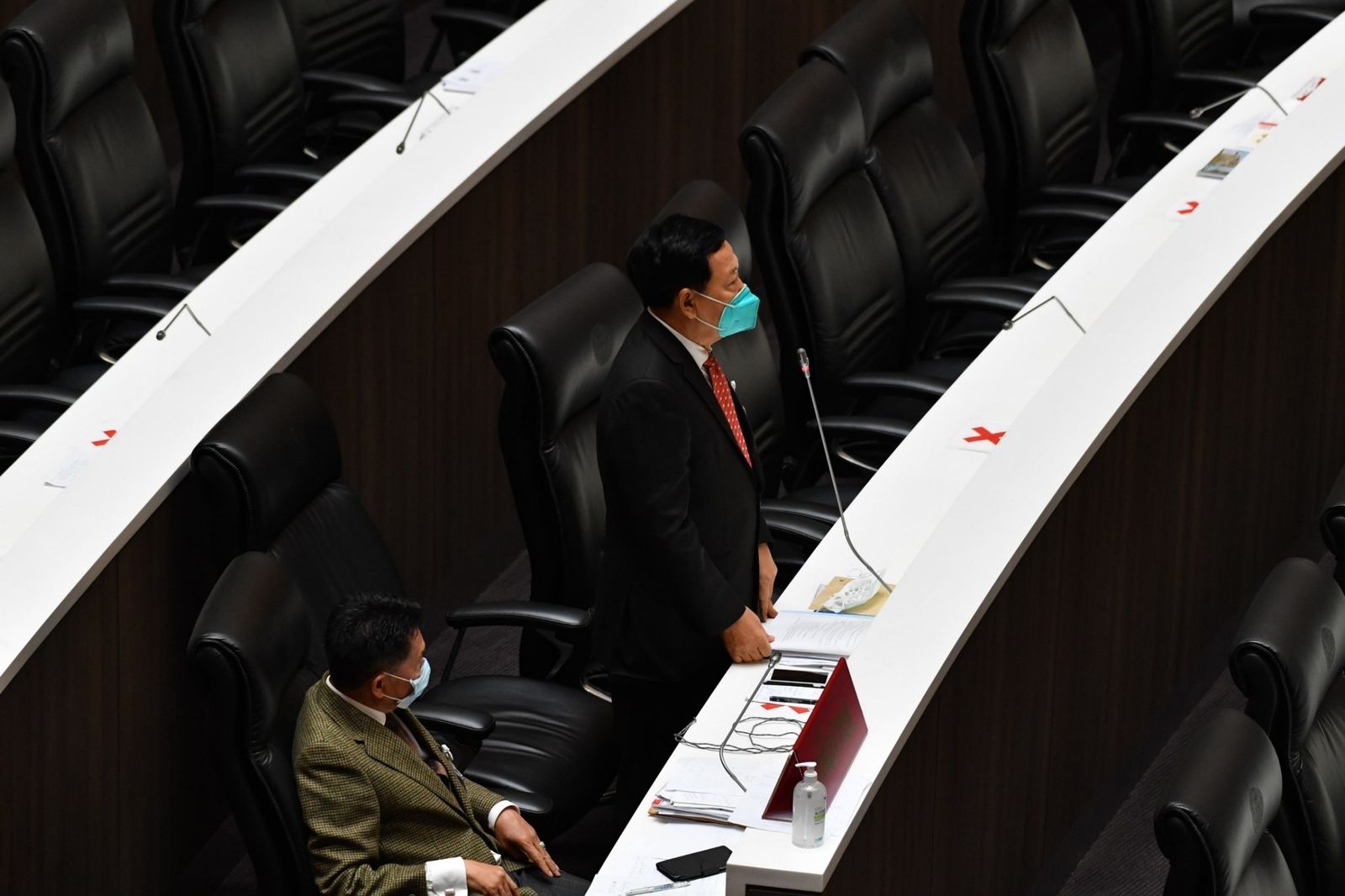 อุบลศักดิ์ เพื่อไทย สภา ประท้วง B280469C-F49A-4A8F-A677-98F1D6E0ACC3.jpeg