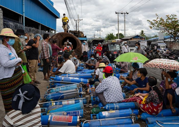 เมียนมายึดถังออกซิเจน 100 ถัง ที่องค์กรการกุศลนำเข้าจากไทย