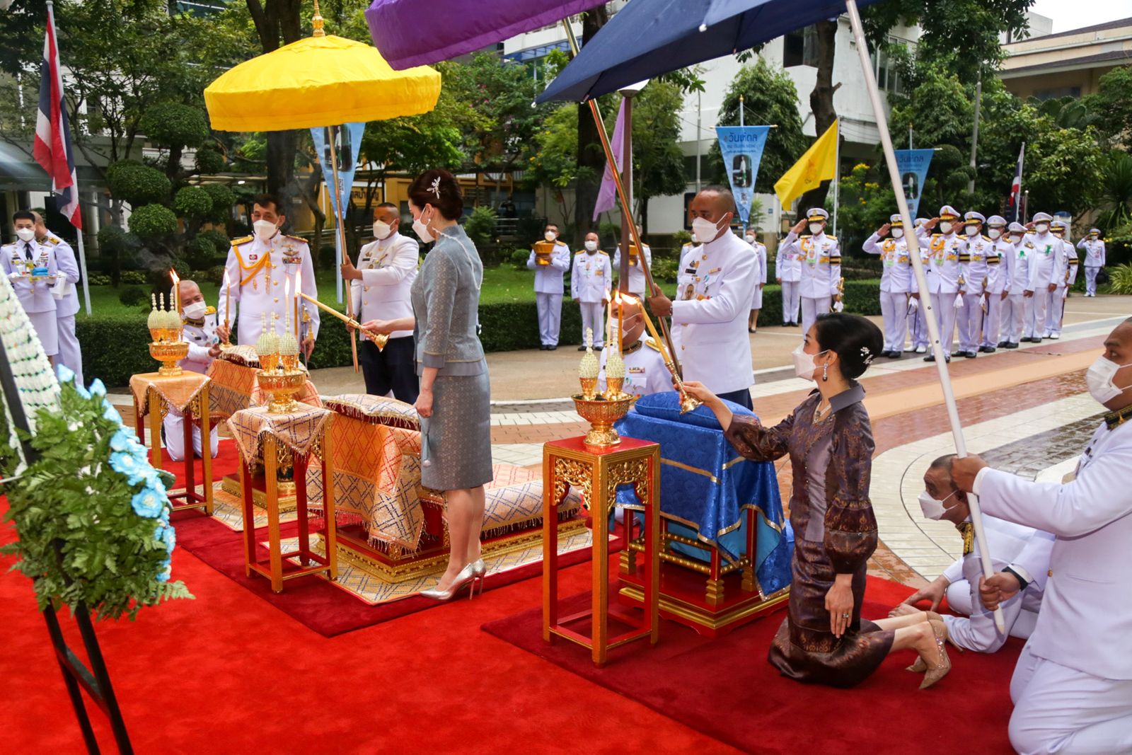 ในหลวง พระบาทสมเด็จพระเจ้าอยู่หัว สมเด็จพระนางเจ้าสุทิดา เจ้าพระคุณสินนีนาฏ สถาบัน วันมหิดล ศิริราช A-F461F2B720BD.jpeg