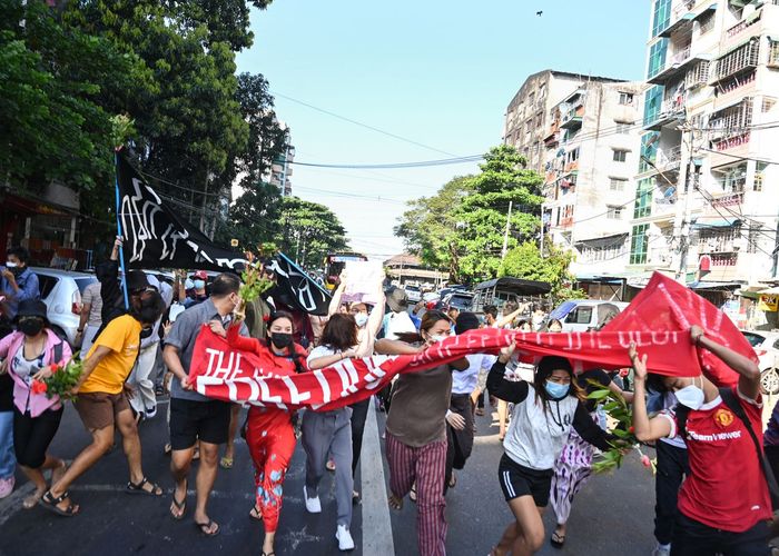 UN-สหรัฐฯ ประณามกองทัพเมียนมา หลังขับรถชนม็อบต้าน รปห. เสียชีวิต 5 ราย