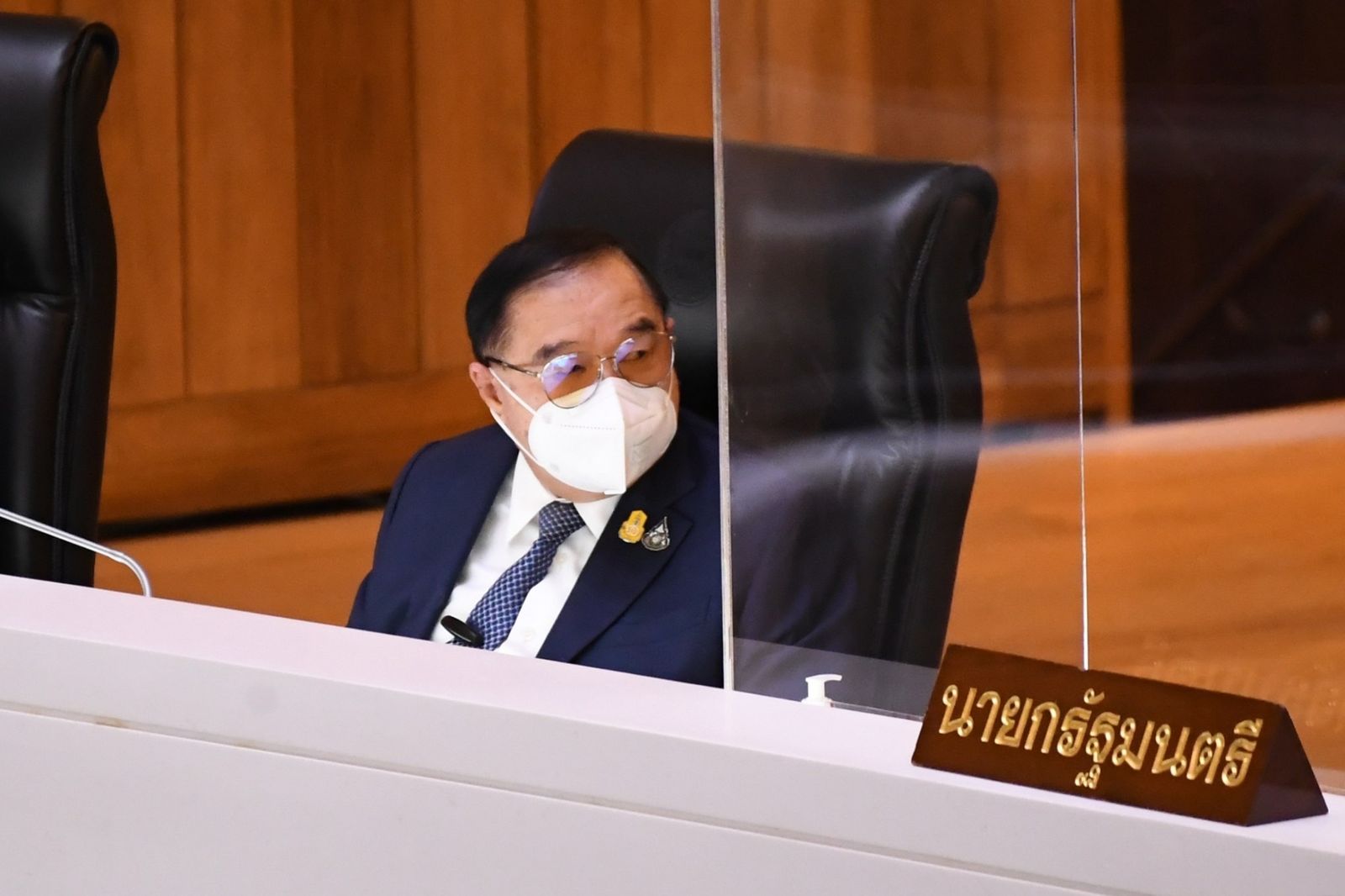 ประวิตร นายกรัฐมนตรี ประชุมสภา -F223-490B-B2CD-3AD3008F4746.jpeg