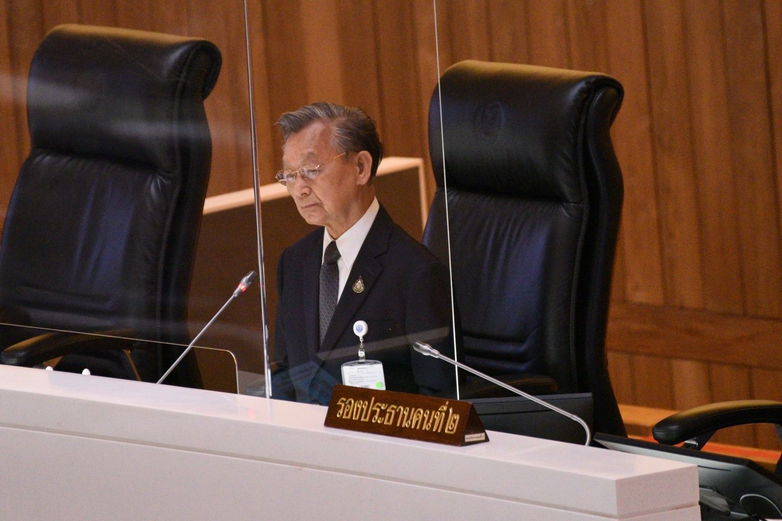 ชวน ประชุมสภา -C102-4511-B268-6509714AA21D.jpeg