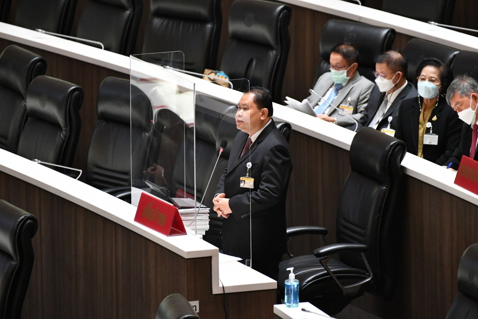 ไชยา พรหมา ประชุมสภา งบประมาณ -CA5F-4F00-91C0-493ABB8F298B.jpeg