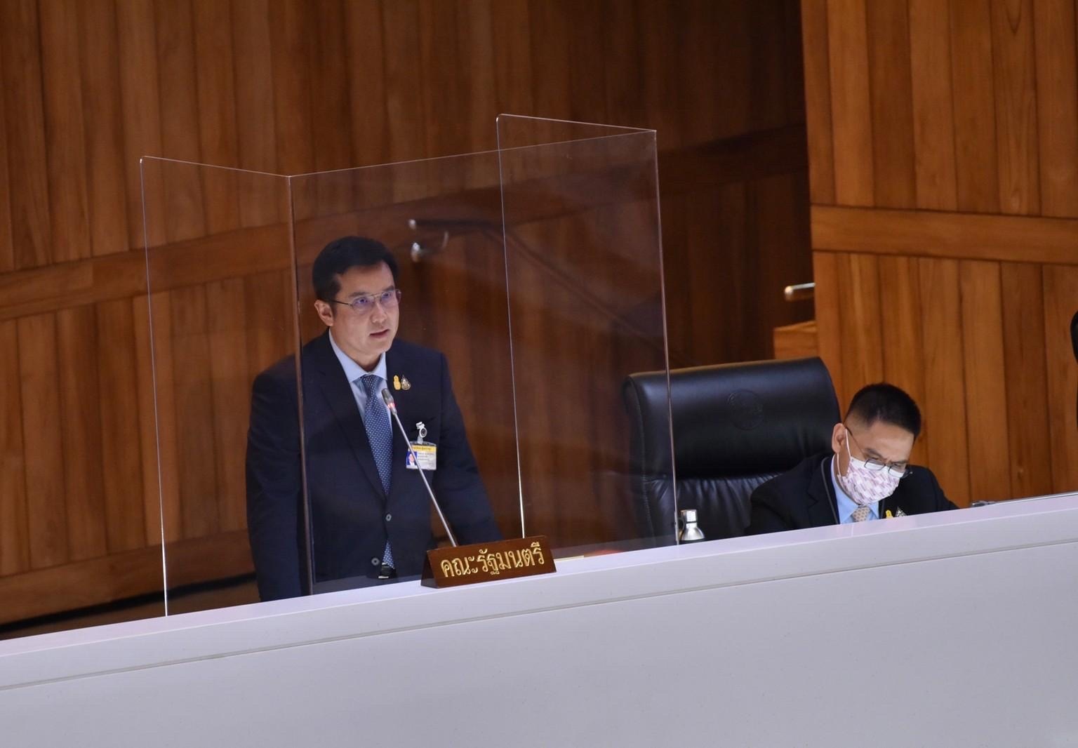 ชัยวุุฒิ ประชุมสภา B6EF7D28.jpeg