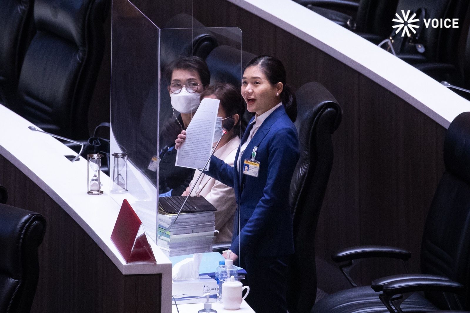 จิราพร อภิปรายไม่ไว้วางใจ ประชุมสภา เพื่อไทย -DF6F-4404-8BCC-01C53B272617.jpeg