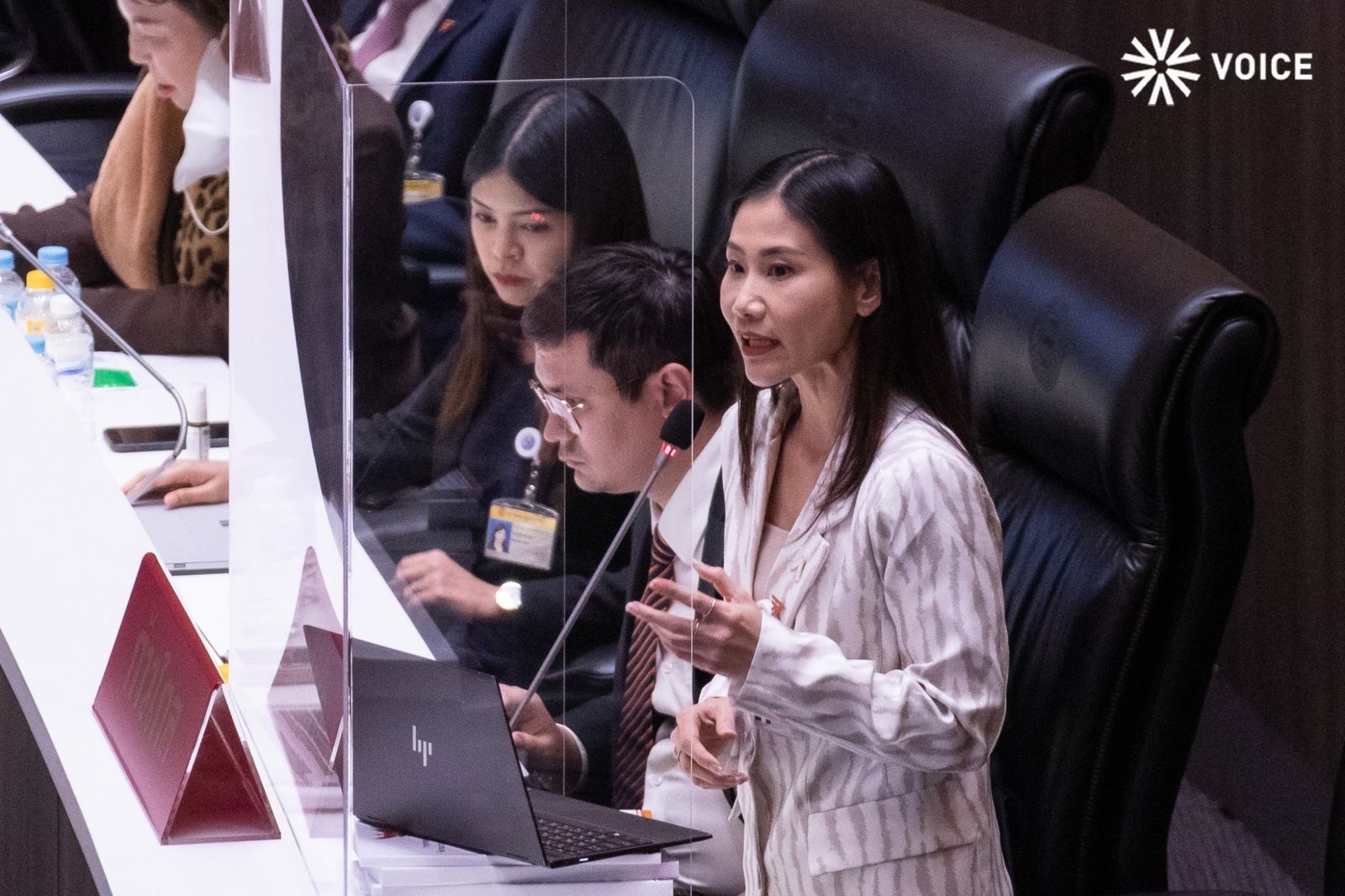 เบญจา ก้าวไกล ประชุมสภา สถาบัน E6B1501A6465.jpeg