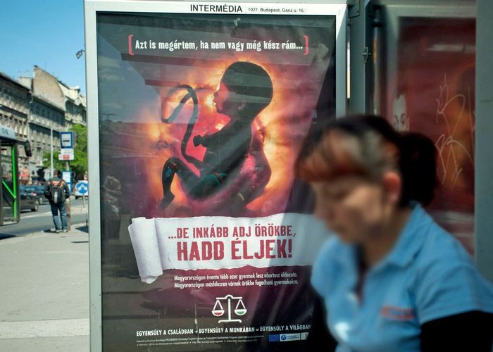 ฮังการีผ่านกฎหมายใหม่สุดพิลึก บังคับแม่ฟังเสียงหัวใจลูกในท้องก่อนทำแท้ง