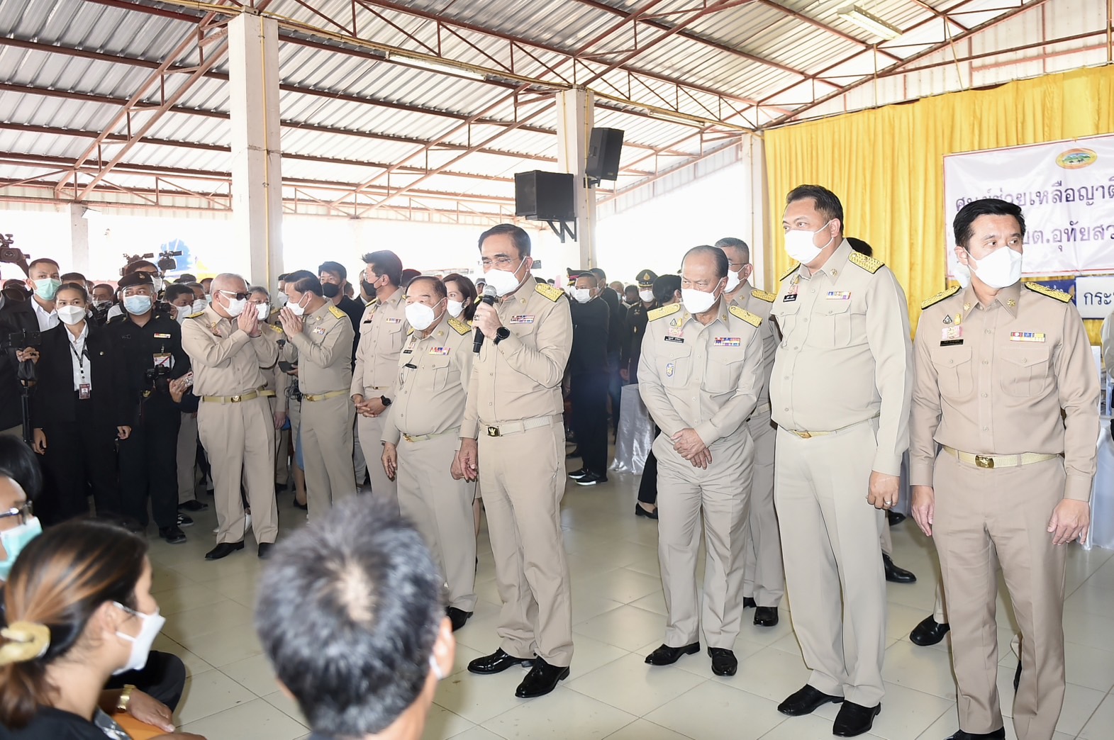 ประยุทธ์ อบต อุทัยสวรรค์ กราดยิง ไว้อาลัย หนองบัวลำภู รัฐมนตรี คณะรัฐมนตรี ประวิตร อนุพงษ์ 9298-958354DC2F29.jpeg