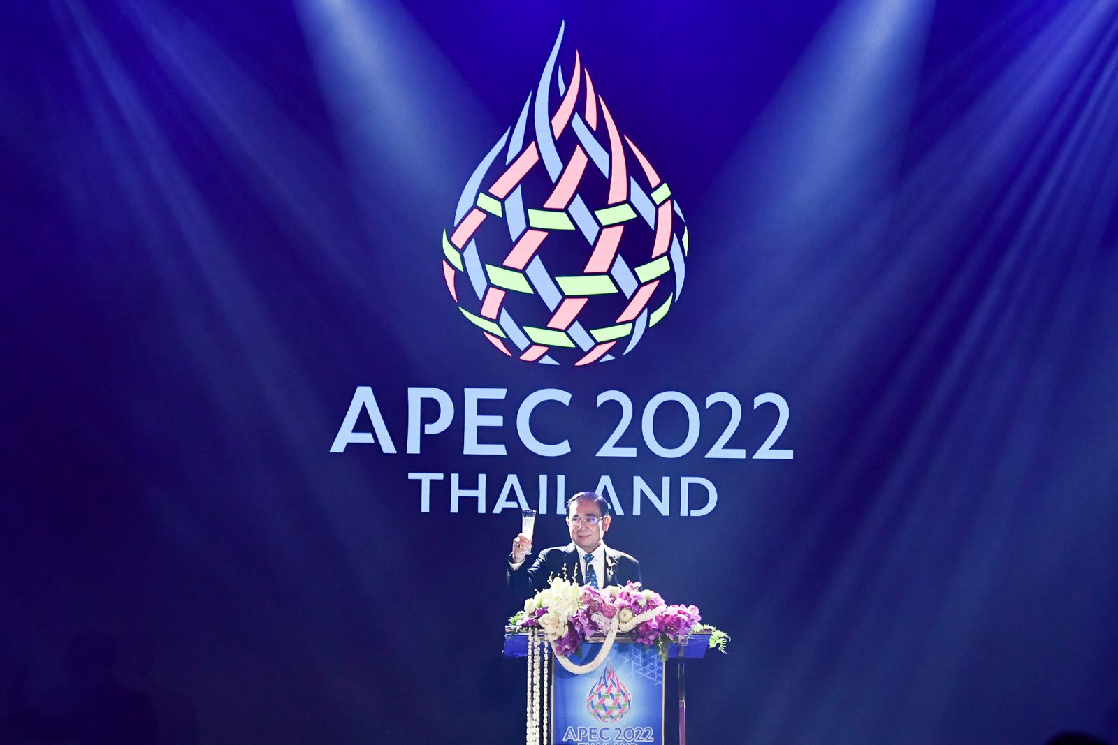 ประยุทธ์ เอเปค 2022  2000000.jpg