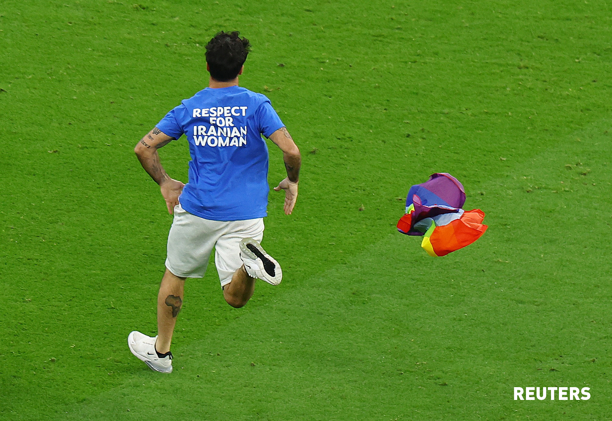 2022-11-28T203725Z_1_LYNXMPEIAR0XU_RTROPTP_4_SOCCER-WORLDCUP-POR-URY-REPORT.JPG