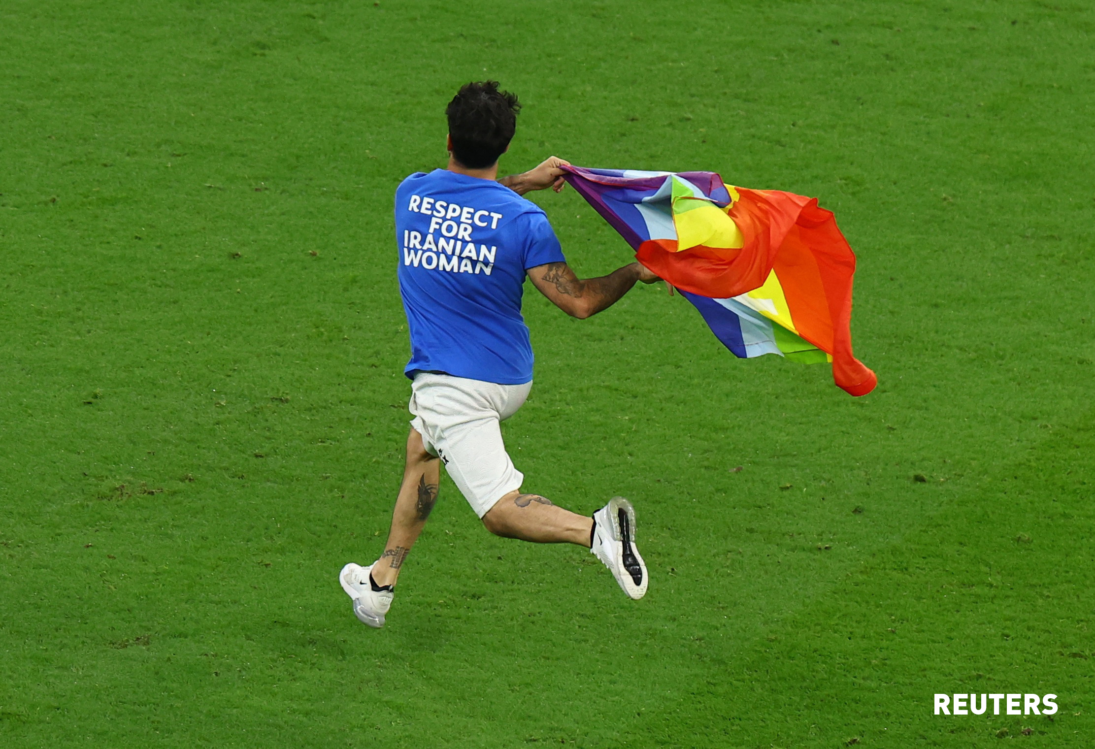 2022-11-28T203725Z_1_LYNXMPEIAR0XV_RTROPTP_4_SOCCER-WORLDCUP-POR-URY-REPORT.JPG