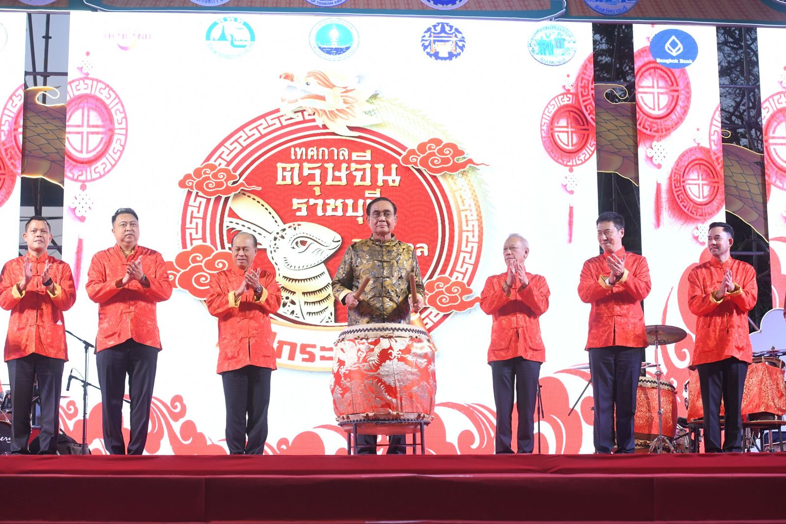 ประยุทธ์ คณะรัฐมนตรี รัฐมนตรี อนุพงษ์ สุชาติ ธนกร ตรุษจีน ราชบุรี -3E24-45DD-B4E5-A24B1E5DA4A3.jpeg