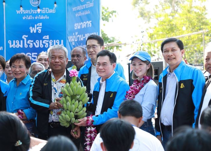 ‘จุรินทร์’ลั่นปักธง ส.ส.ฝั่งธนฯ กวาด ‘นครศรีฯ’ ยกจังหวัด ยัน ปชป.ร่วมองค์ ม.152