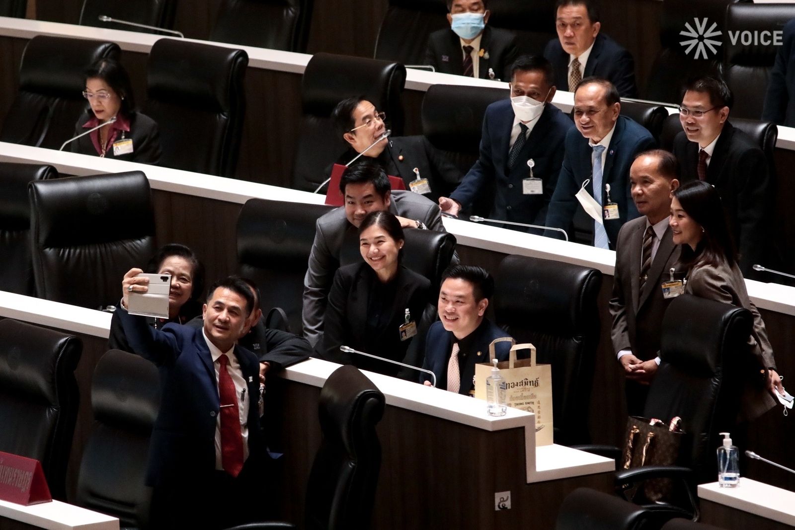 จิราพร จักรพล ชลน่าน ประชุมสภา ปิดสมัยประชุม รัฐสภา  สมคิด ธีรรัตน์ 642D.jpeg