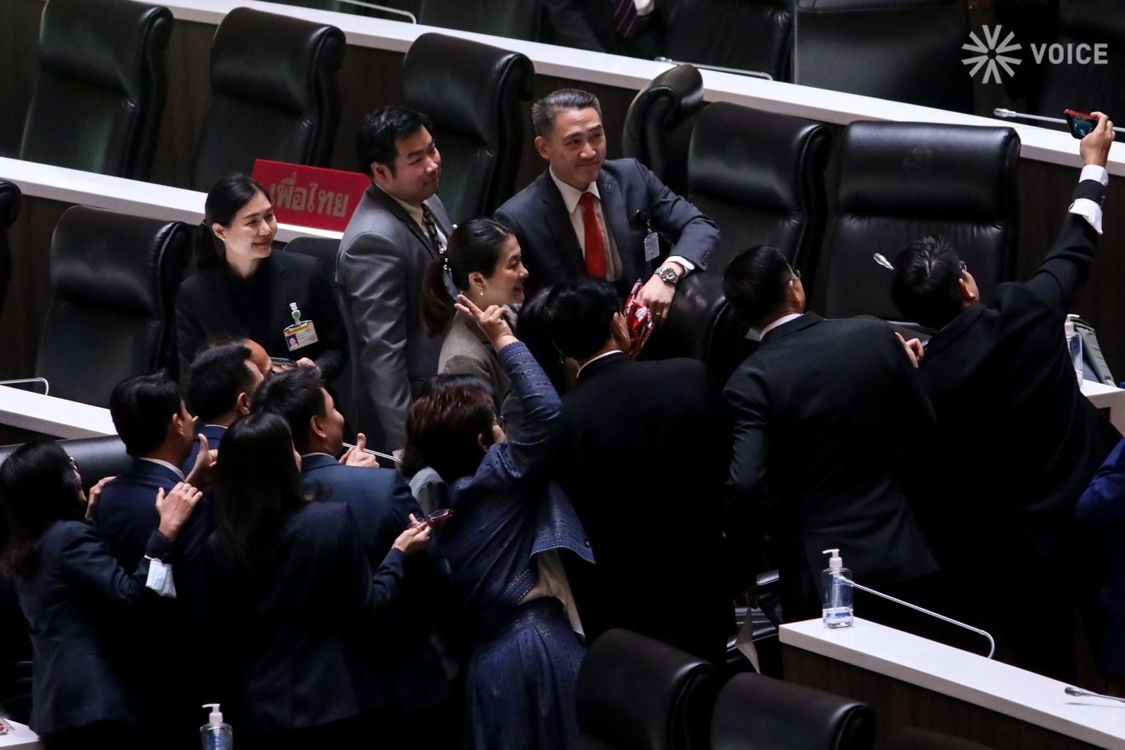 เพื่อไทย จิราพร ธีรรัตน์ ศรัณย์ วันนิวัติ ประชุมสภา ปิดสมัยประชุม รัฐสภา  22904BBDABA.jpeg