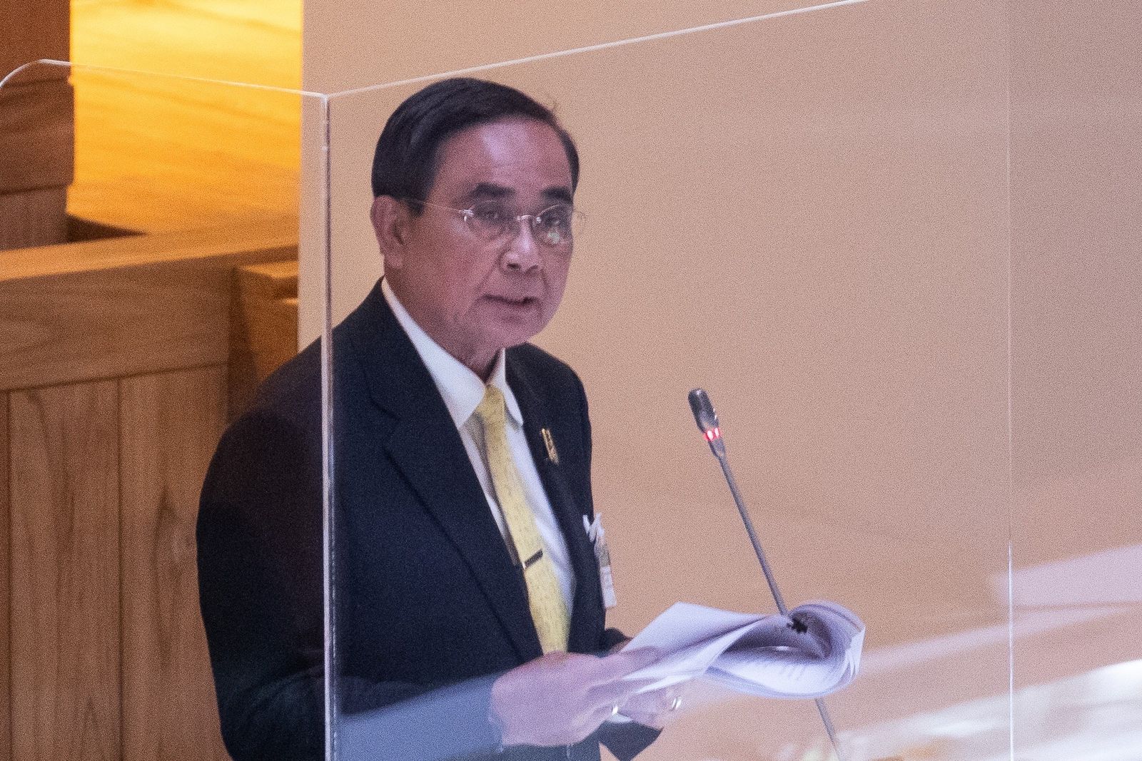 ประยุทธ์ ประชุมสภา -28AE-4551-8061-C33C638097A1.jpeg
