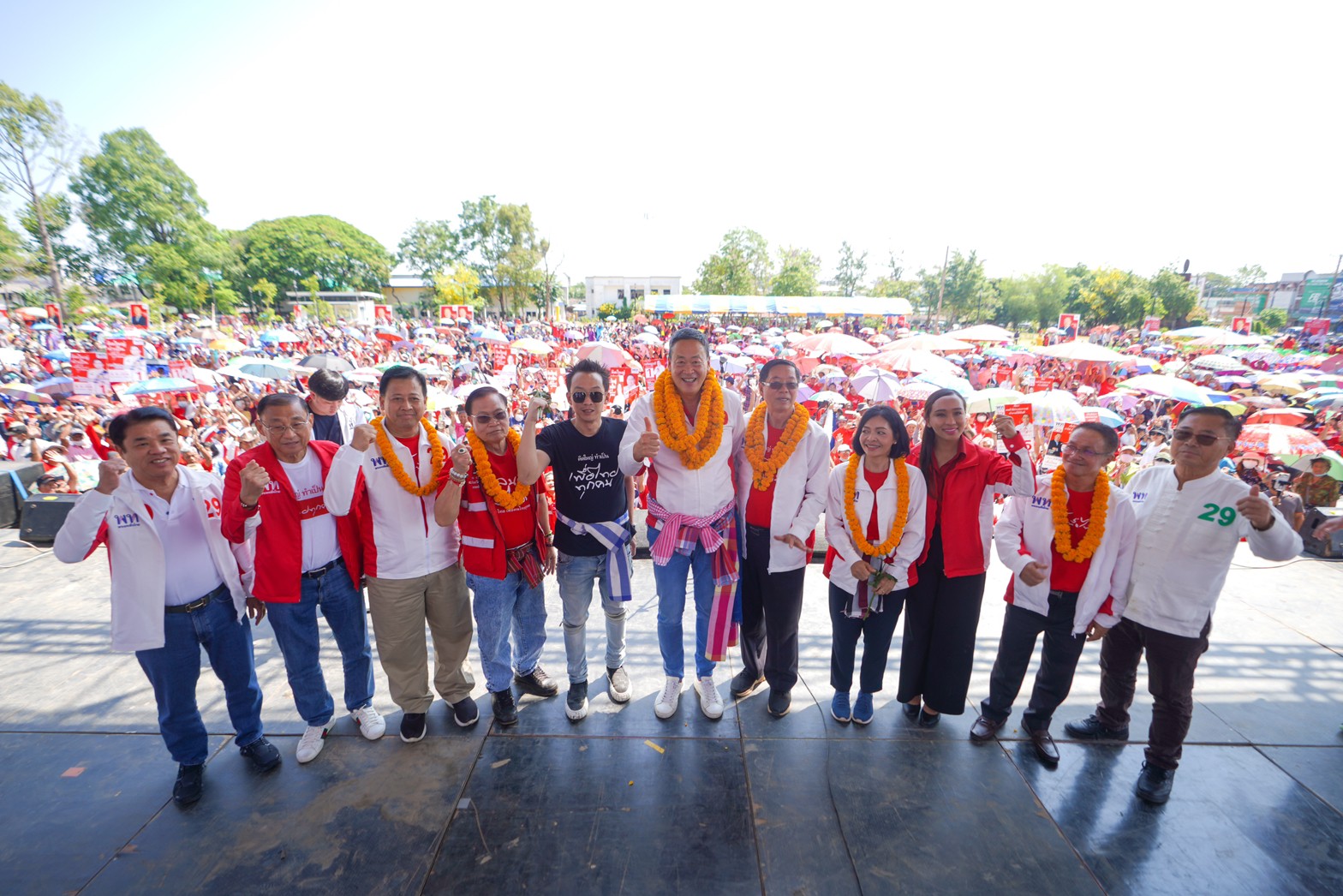 เพื่อไทยปราศรัยสกลนคร