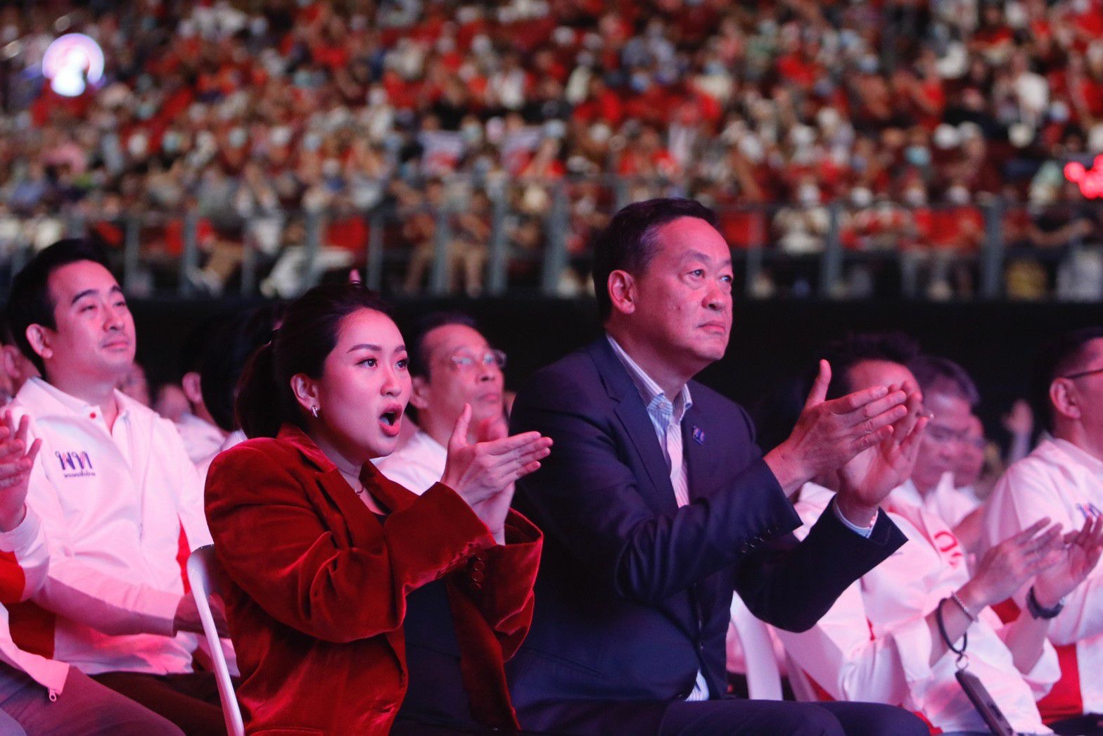 เศรษฐา แพทองธาร เพื่อไทย .jpeg