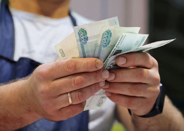 รัสเซียขึ้นดอกเบี้ยหนัก 12% รับมือเงินรูเบิลร่วงแรงสุดในรอบ 16 เดือน