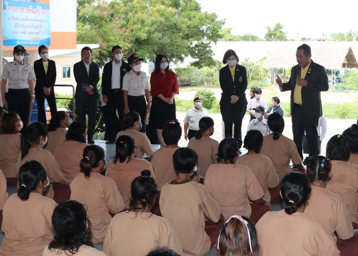 'ทวี' เยี่ยม ทัณฑสถานหญิงธนบุรี-เรือนจำพิเศษธนบุรี มอบโอกาสการศึกษา เสริมสร้างทักษะอาชีพ ฟื้นฟูผู้ก้าวพลาดคืนสู่สังคม