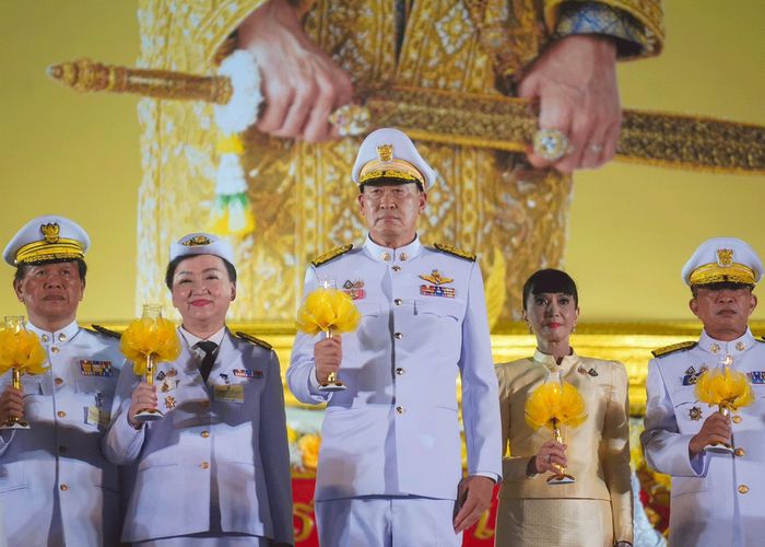 นายกฯเศรษฐานำจุดเทียนถวายพระพรชัยมงคล เนื่องในโอกาสพระราชพิธีมหามงคลเฉลิมพระชนมพรรษา 6 รอบ ณ ท้องสนามหลวง