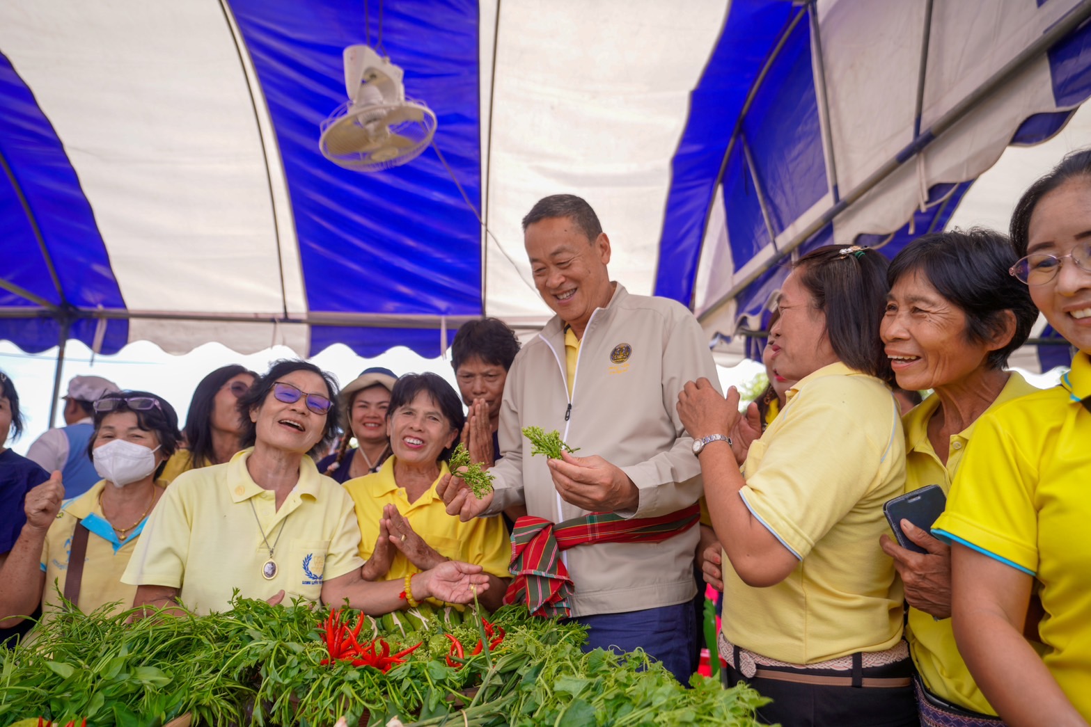 นายเศรษฐา ทวีสิน นายกรัฐมนตรี 